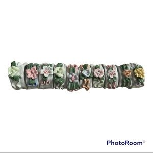 VNTG Ceramic Flower Napkin Rings (set of 10)